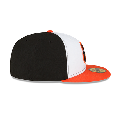 New Era 59FIFTY MLB Baltimore Orioles Road Authentic Collection On-Field 59FIFTY Gorra ajustada Negro/Naranja