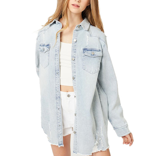 Camisa larga de mujer en denim claro desgastado lavado